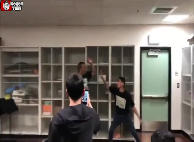 Video :When a pupil treats him disrespectfully, this music instructor ruins him!